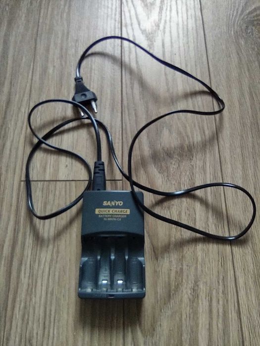 Зарядно за батерии Sanyo