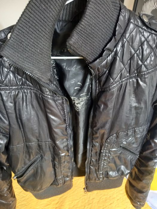 Черно късо яке...