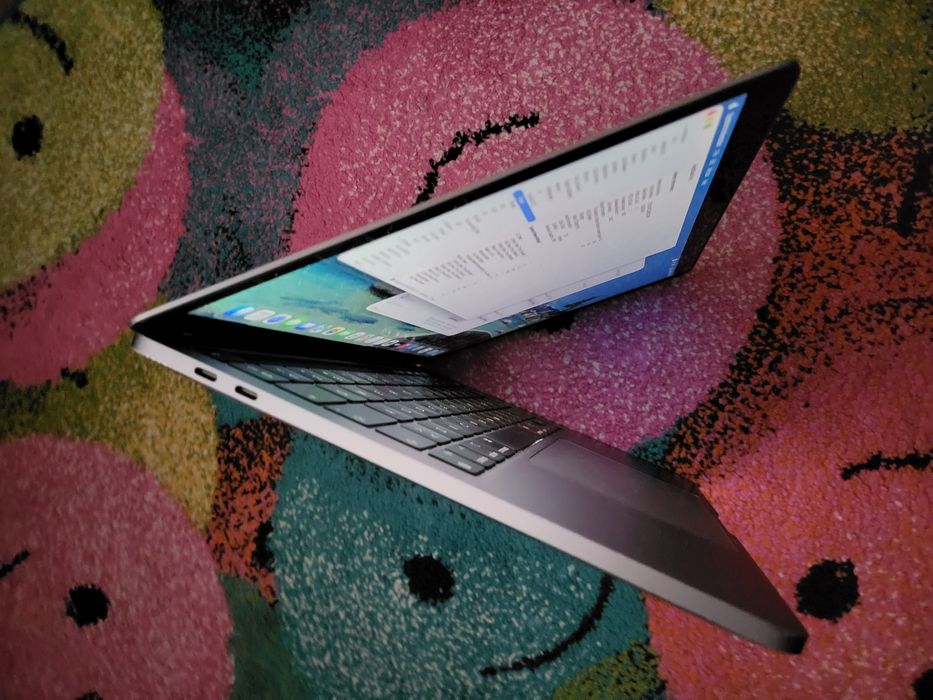 Macbook pro touchbar  m1 2020 13 inch 133 cicluri schimb cu placa  RTX