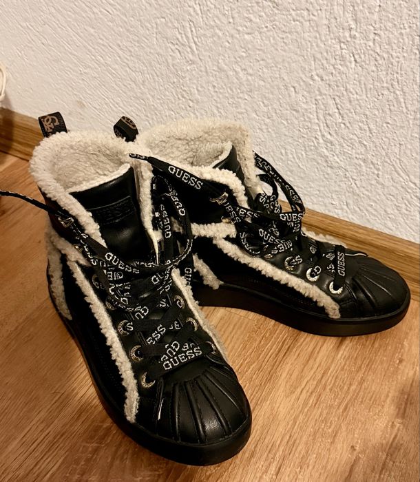Обувки guess Нови