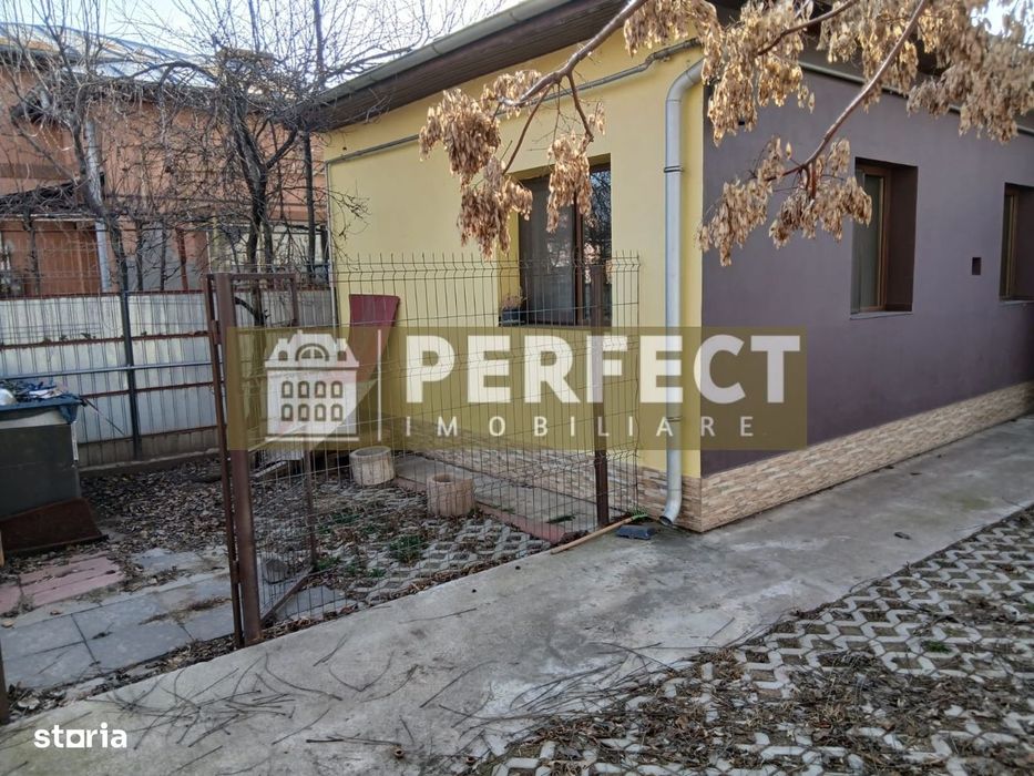ZONA CENTRALA Casa si teren cu deschidere 20ml,PRET 110.000 euro