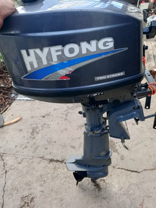 Лодочный  мотор 5 лс.