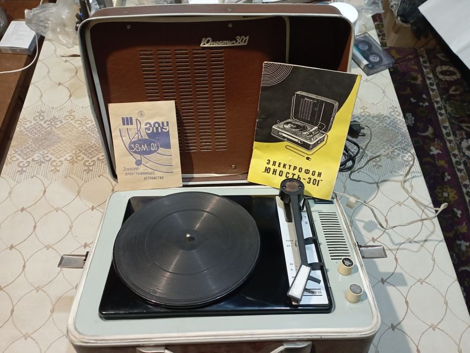 Проигрыватель Юность 310