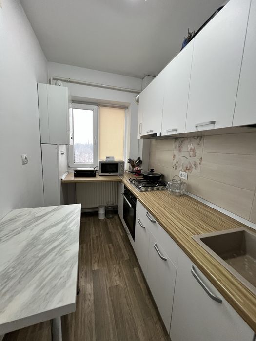 Inchiriez apartament 3 camere, bulevardul Unirii Focsani