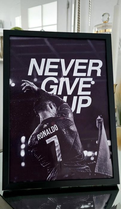 Poster Ronaldo A4 Never Give Ip