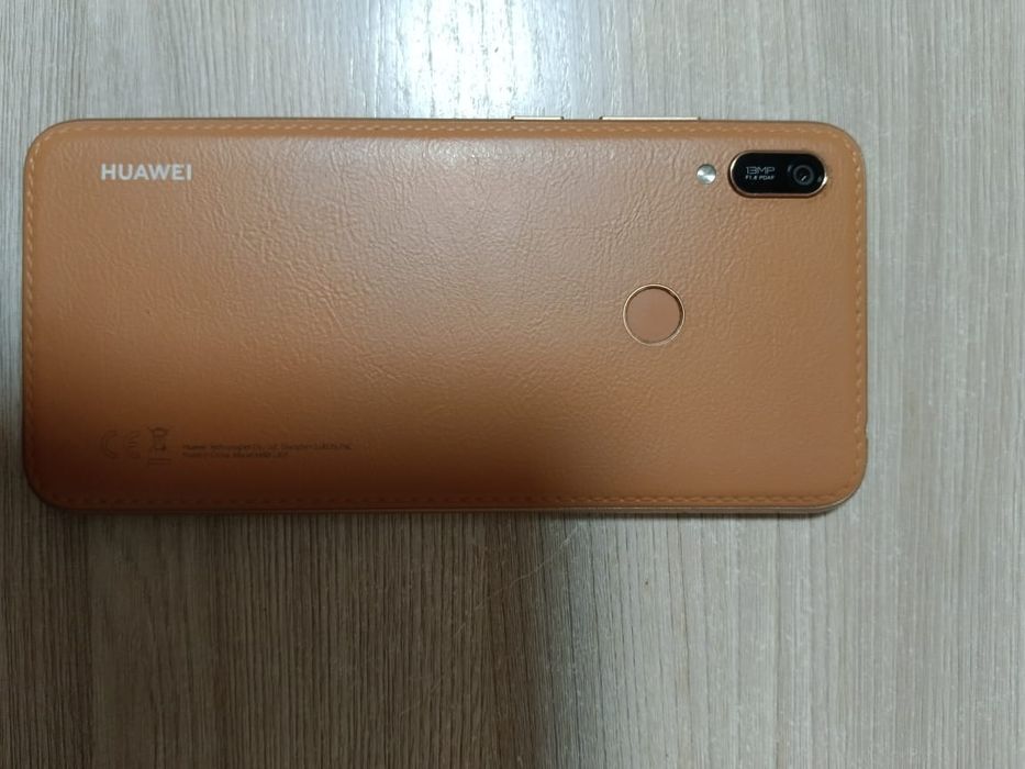 Телефон Huawei Y6 2019,