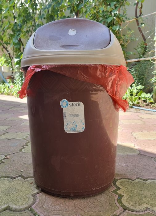 Vand cosuri de gunoi