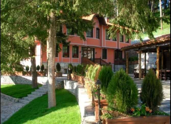 Продава се Хотел в Копривщица - 1000 кв.м за 680 €/кв.м - Снимка #2