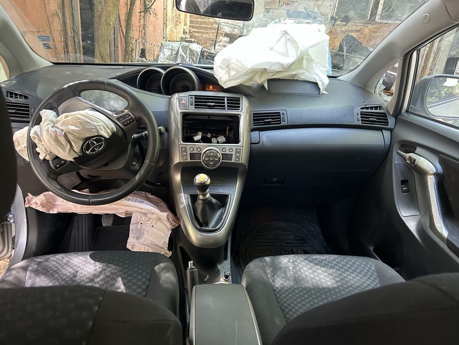 на части Toyota Verso 2.0 d4d 2009 126кс
