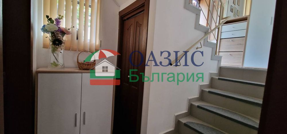 Къща в Клубно вилно селище от затворен тип "Грийн вил", с .Горица,