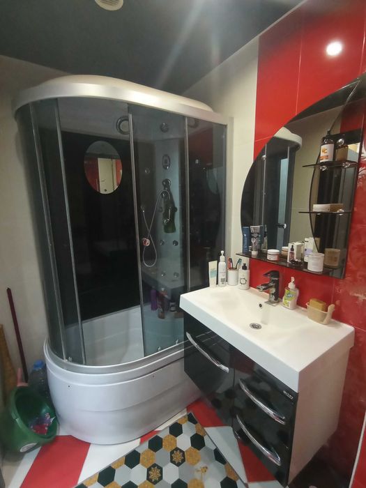 Продам 2 комн. квартиру в Уральске