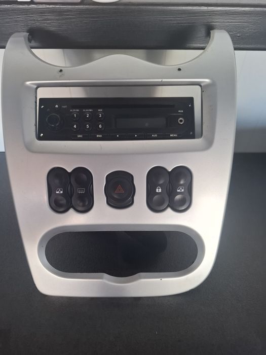 Radio CD Blaupunkt Original Dacia cu bluetooth  cu Grila