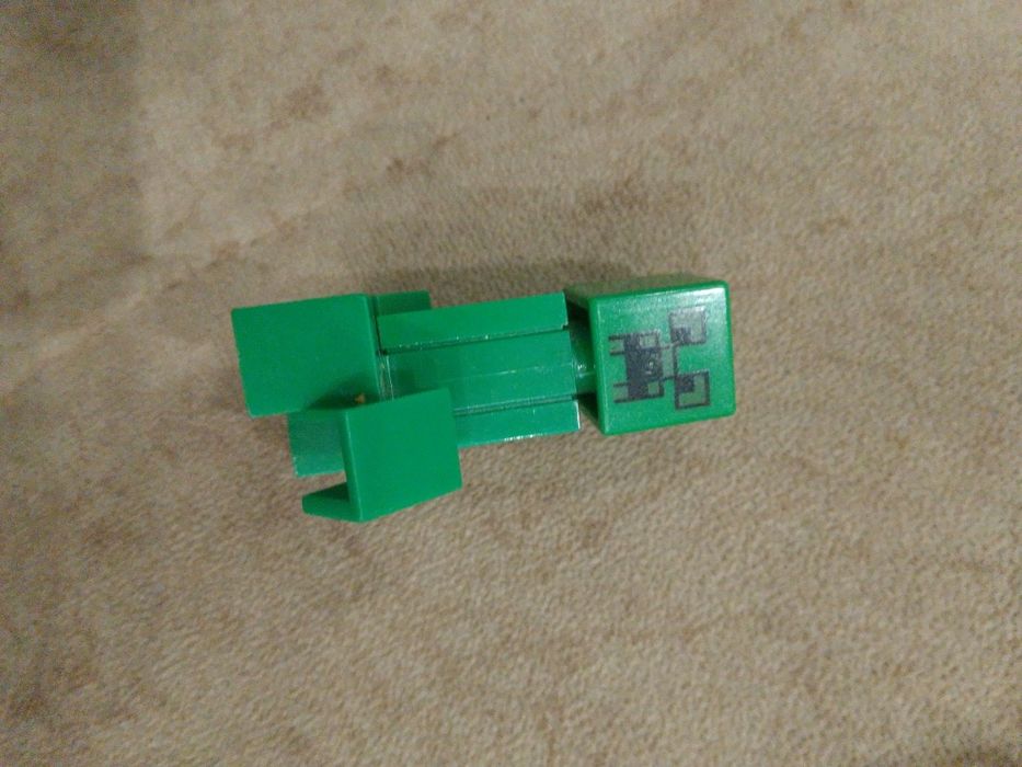 Продам оригинальные фигурки minecraft lego