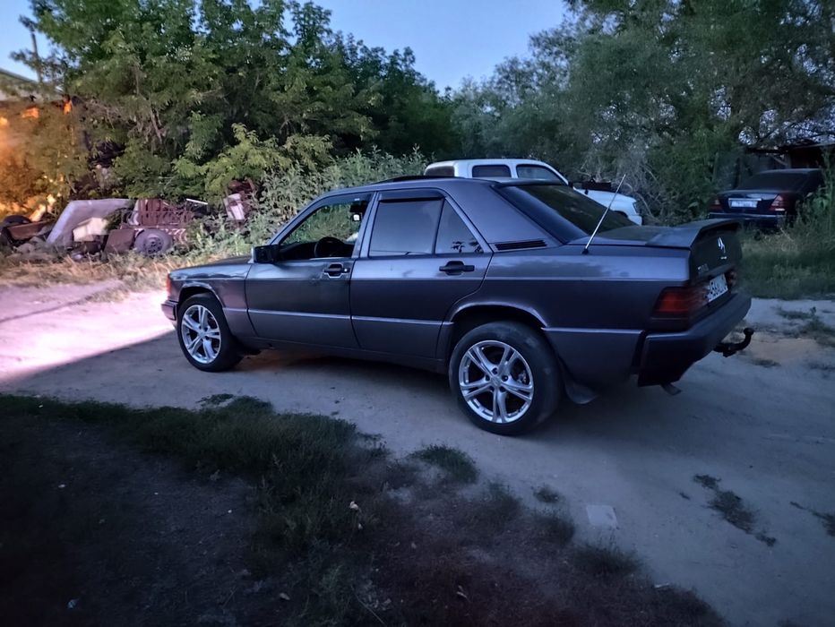 Продам Мерседес 190.