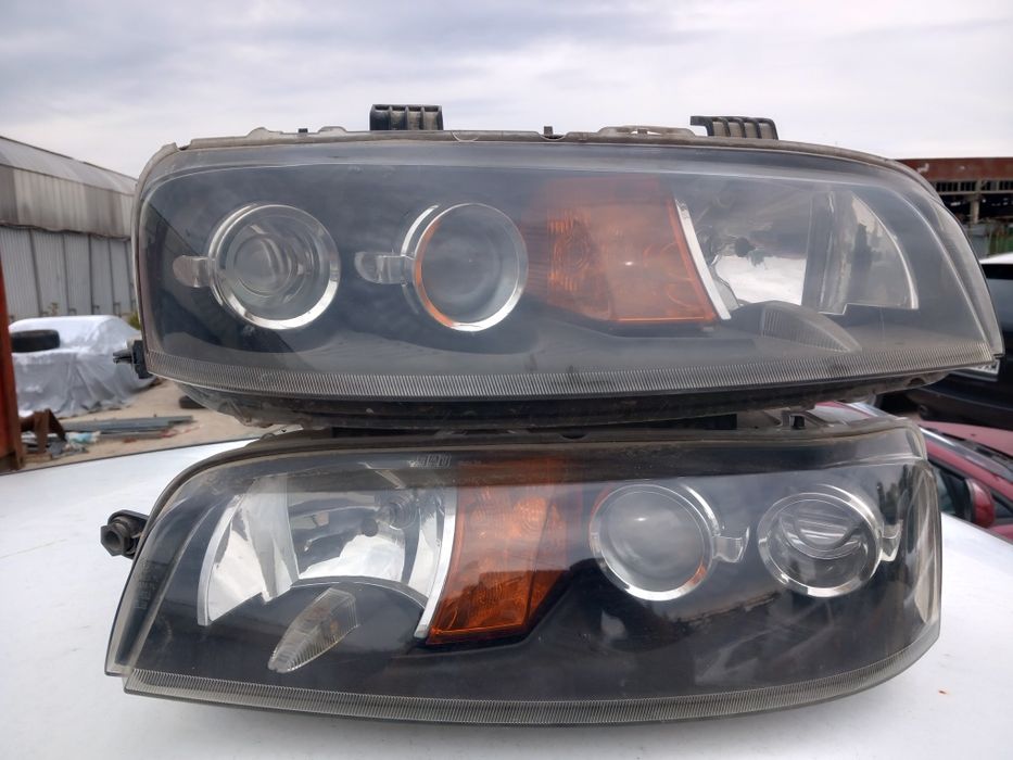 Фарове за fiat punto 2003 година