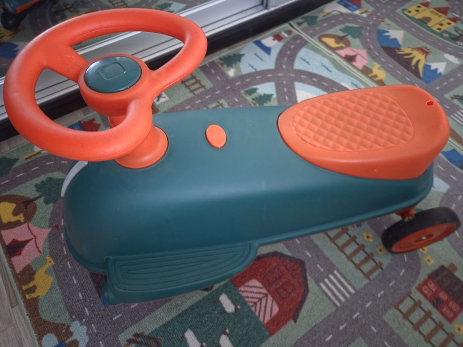 Scuter electric muzical Noriel
