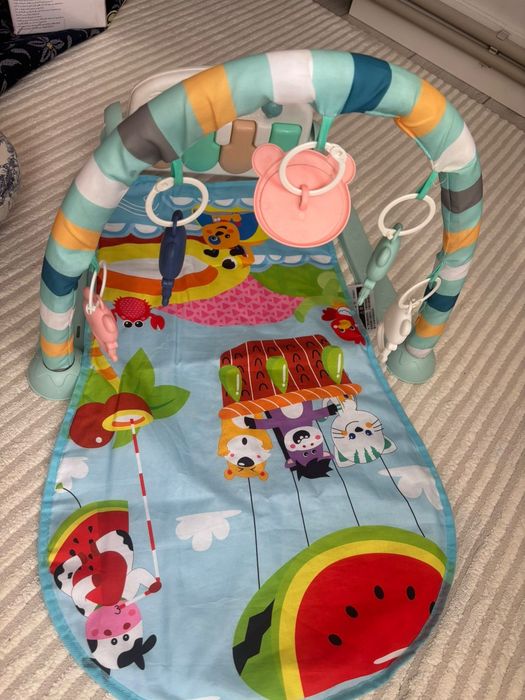 Игравой коврик почти новый