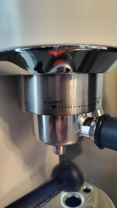 Продавам кафемашина Делонги