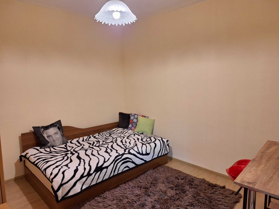 Самостоятелен етаж от къща