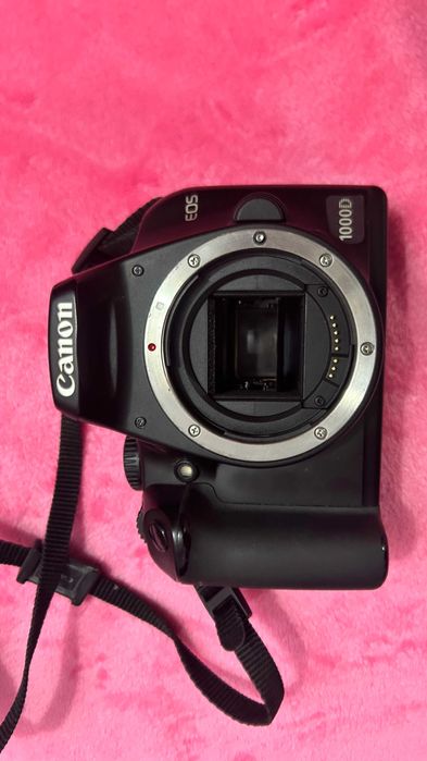 Kit foto complet Canon DSLR 1000D, 2 obiective, accesorii profesionale
