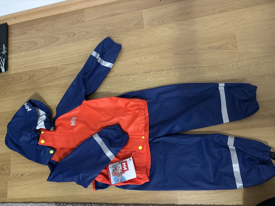 Geaca si pantaloni pentru ploaie marimea 104