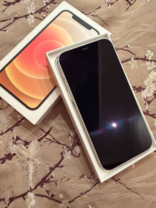 Продам iPhone 12, 128 Гб