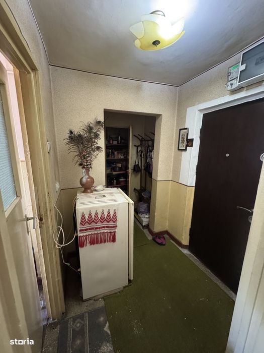 De vanzare apartament cu 3 camere zona Cina