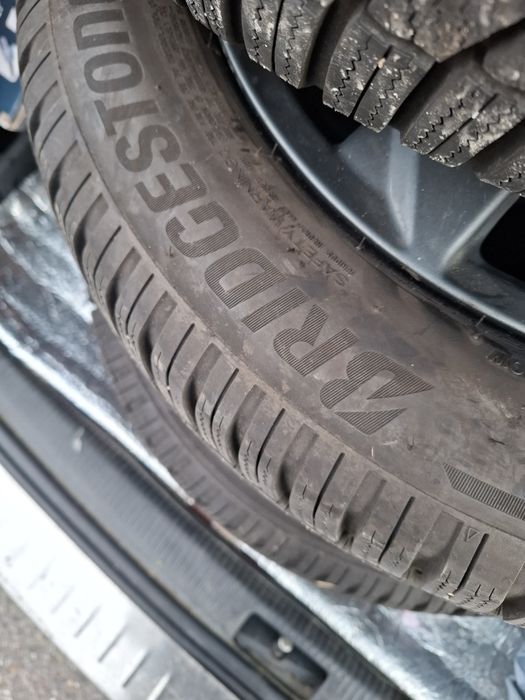 Зимни гуми bridgestone 205 55 16 с лети  джанти