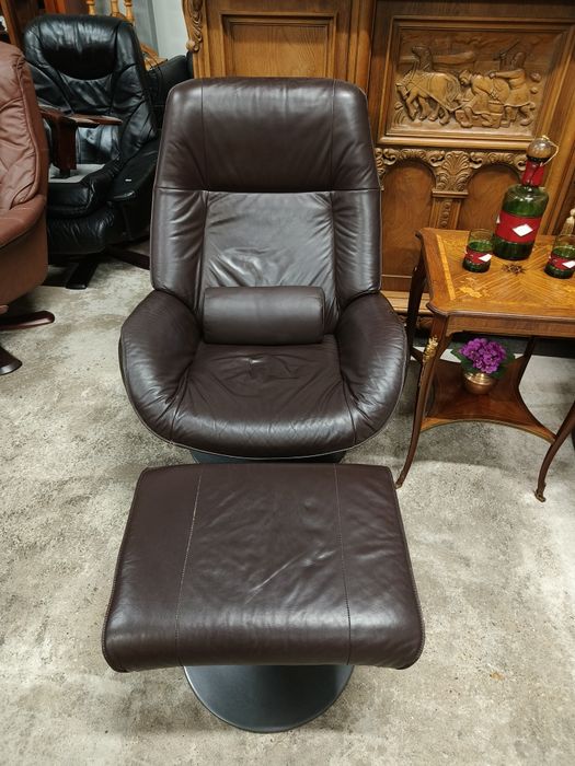Комплект от две Relax кресла и една табуретка от естествена кожа