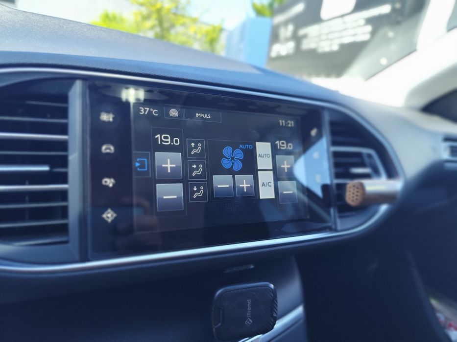 Schimb Peugeot 308 (2015, Euro 6 cu AdBlue) cu Autoplatformă +/- Diferență
