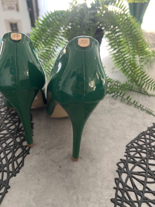 Pantofi din piele fina