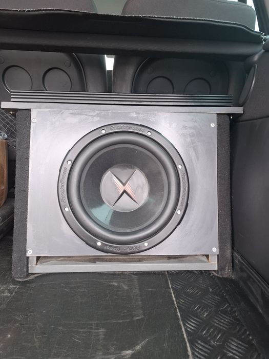 Vand Subwoofer auto