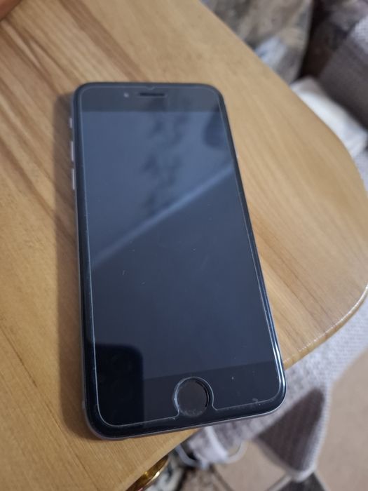 Продам iPhone 6.