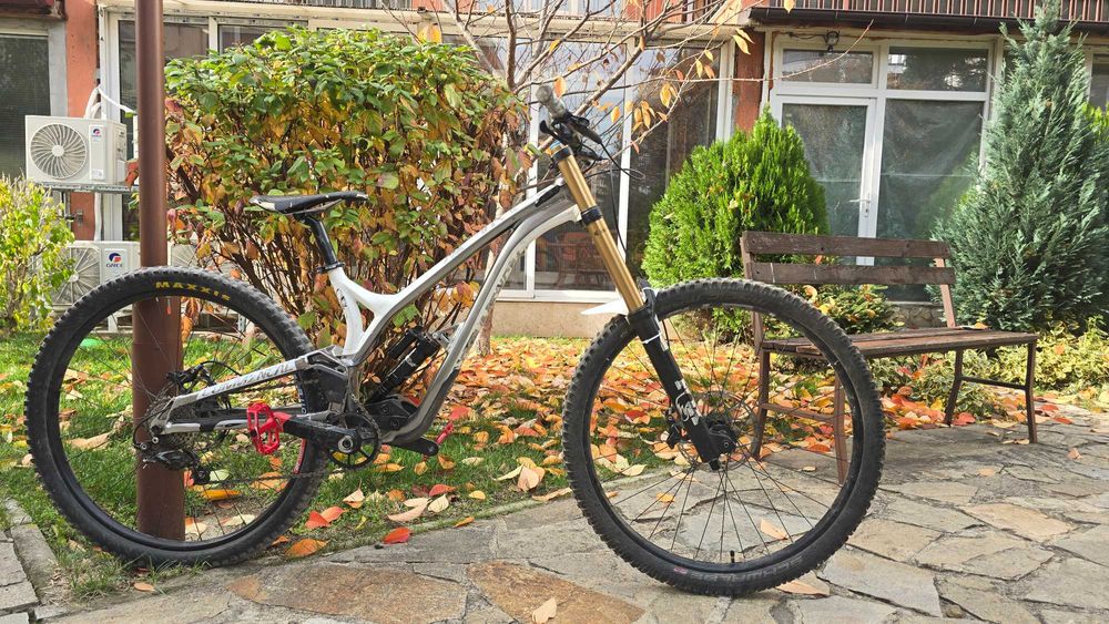 Велосипед Commencal Supreme DH V4 2021 Downhill