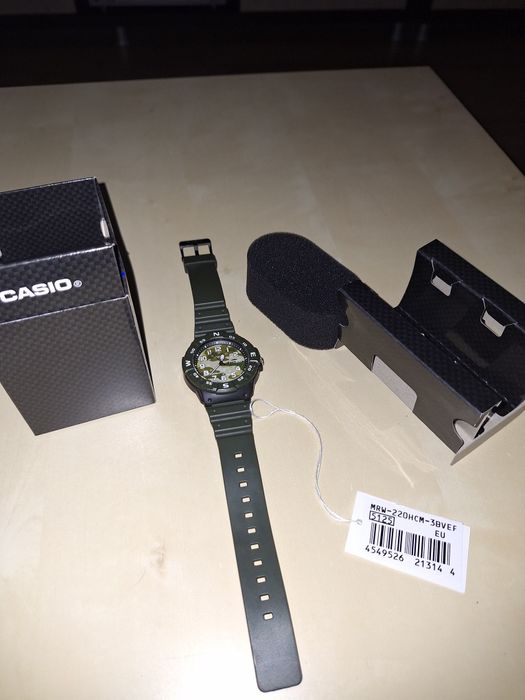 Ceas Casio model camuflaj.