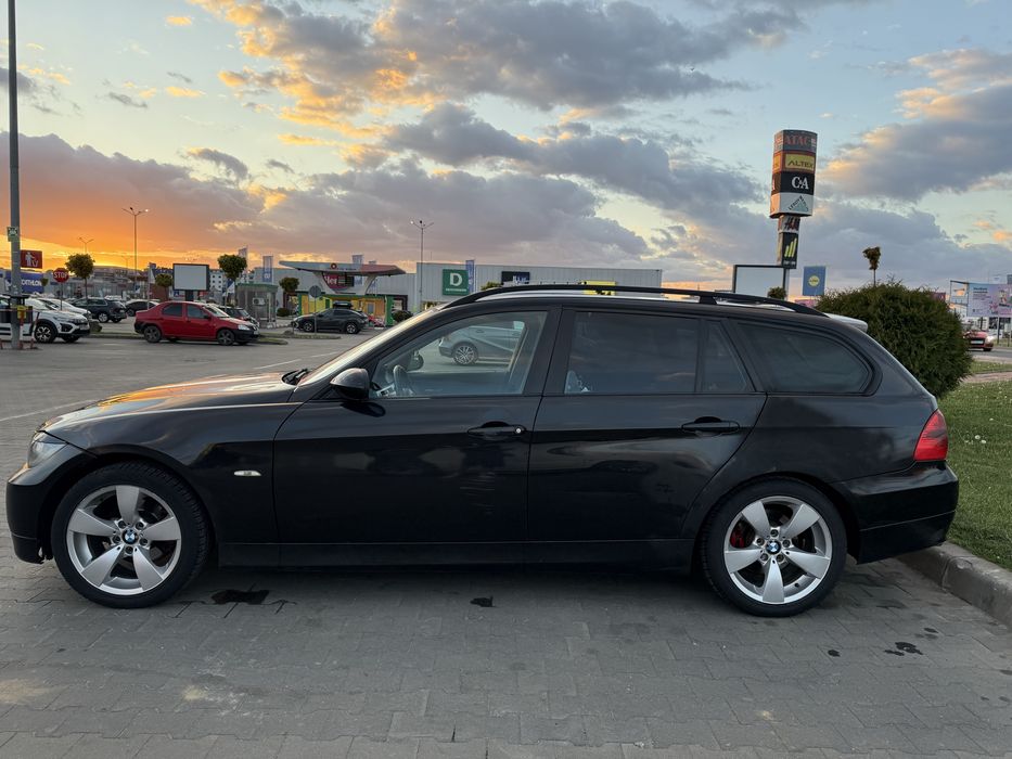 BMW E91 318d 2006 Preț 2500€ Negociabil