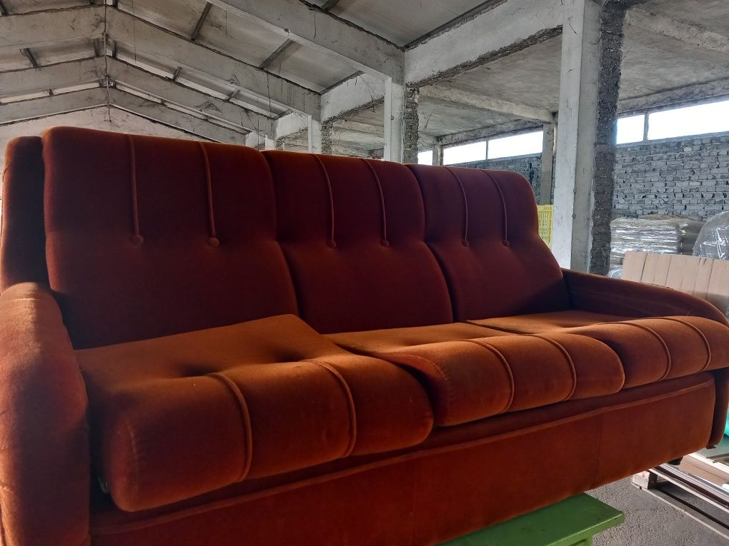 Разтегателен диван с дълж. 170см. Запазен, като нов! с. Обнова • OLX.bg