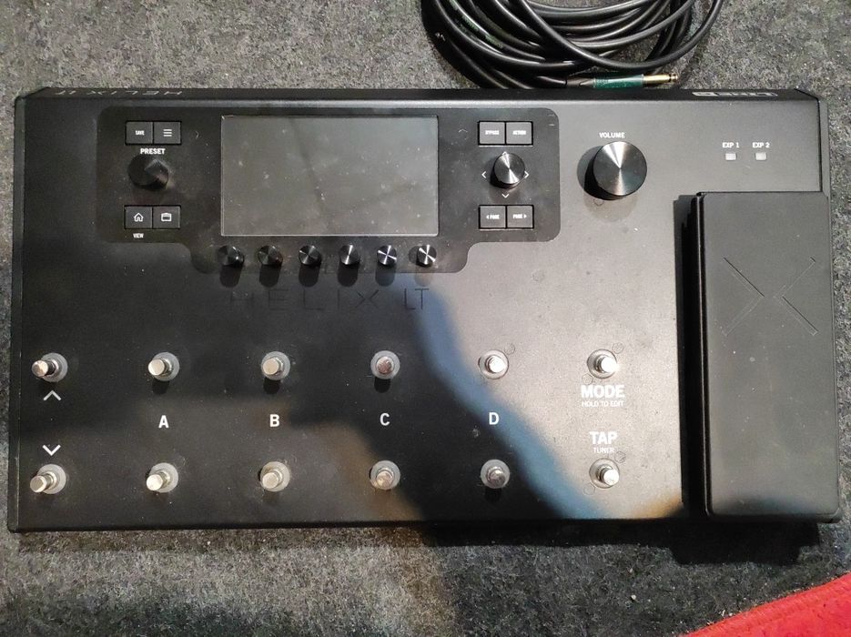 Vând Procesor Chitară Helix 6 LT + Husă Gator