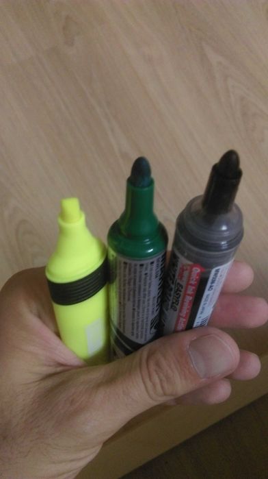 Продавам маркери различни цветове