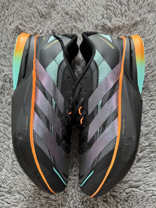 Vand papuci adidasai adizero boston 13
