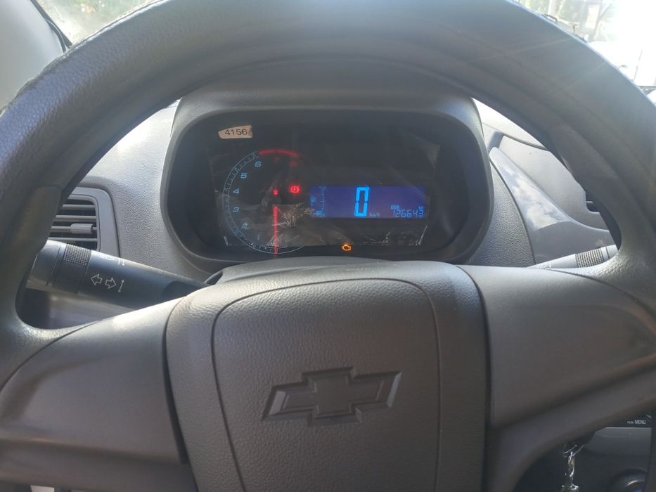 Qoblt sotiladi bir qol moshin