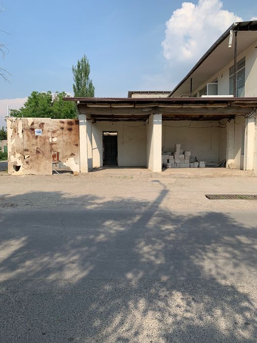 Угловой участок фасад 21 на 18м. Мирзо-Улугбек район 182000!