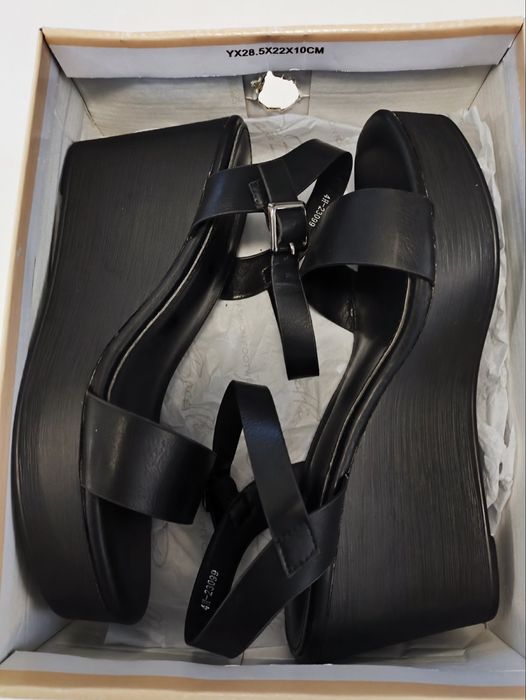 Ежедневни дамски сандали на платформа в черно PAOLO BOCELLI Номер 39.