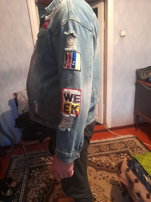 Продам джинсовую куртку