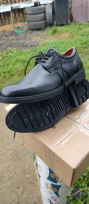 Bocanci militari și pantofi din piele naturala