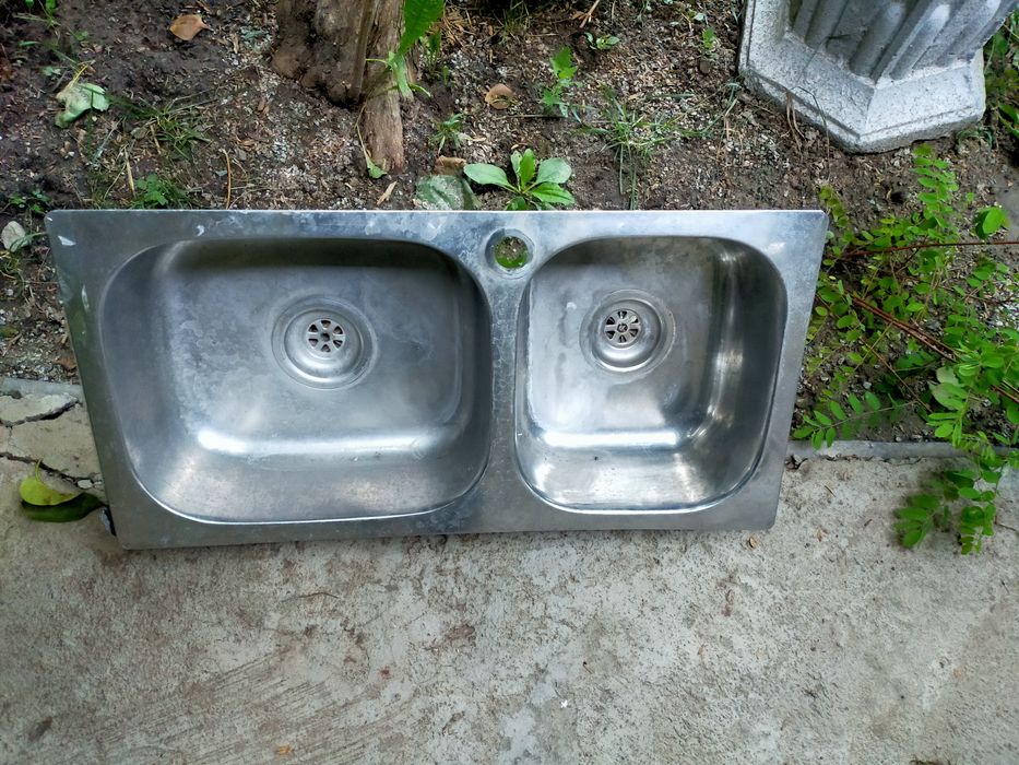 Продам метал.раковину двойную