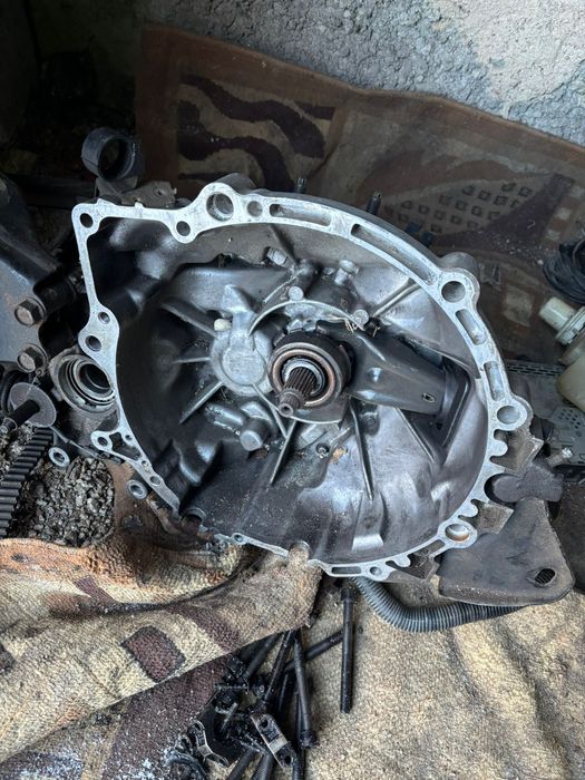 Продам МКПП Мазда