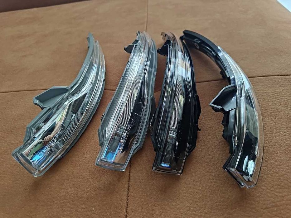 Мигач за Странично Огледало за Mercedes-Benz W205, W213, W222