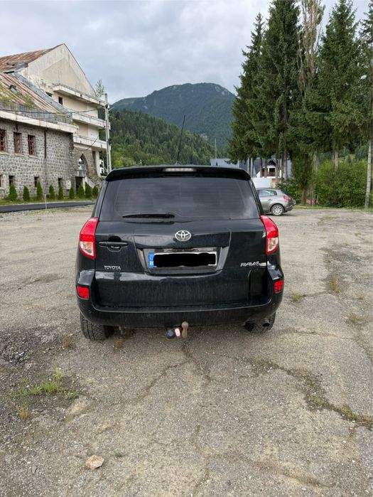 Vând Toyota RAV4 2.2 D-4D