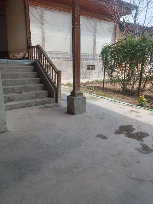 Nazarbekda uchaska, uy srochna sotiladi.